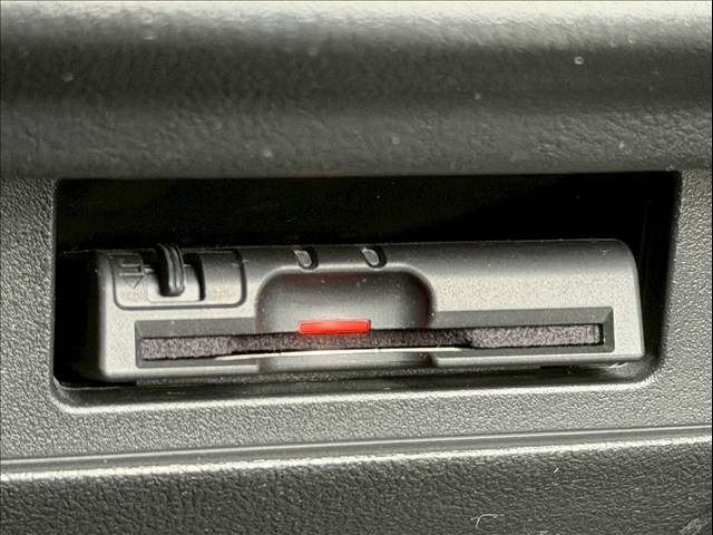 NISSAN JUKE 2017 Image 31