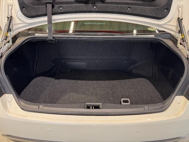 TOYOTA CROWN SEDAN HYBRID 2015 Image 31