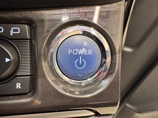 TOYOTA CROWN SEDAN HYBRID 2015 Image 31