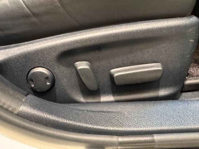 TOYOTA CROWN SEDAN HYBRID 2015 Image 31