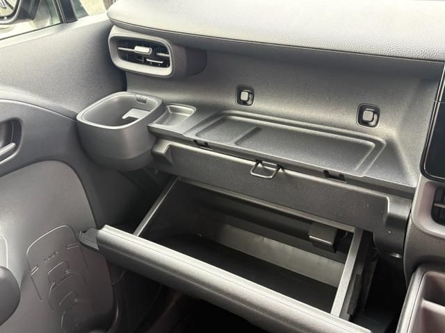 TOYOTA SIENTA HYBRID 2026 Image 31