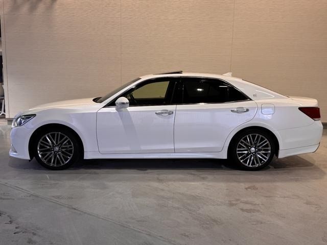 TOYOTA CROWN SEDAN 2014 Image 31