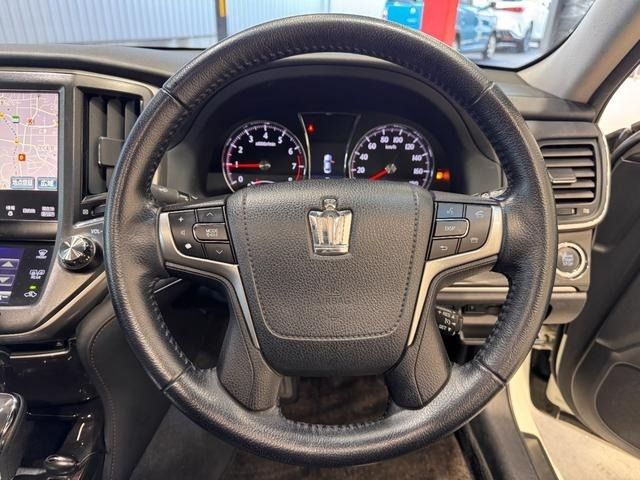 TOYOTA CROWN SEDAN 2014 Image 31