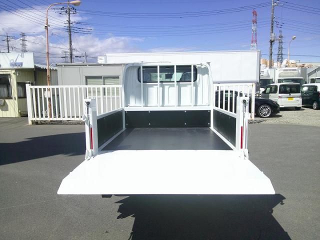 MITSUBISHI CANTER 2025 Image 31