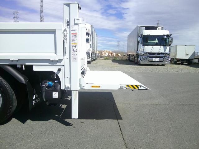 MITSUBISHI CANTER 2025 Image 31