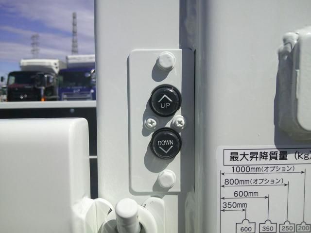 MITSUBISHI CANTER 2025 Image 31