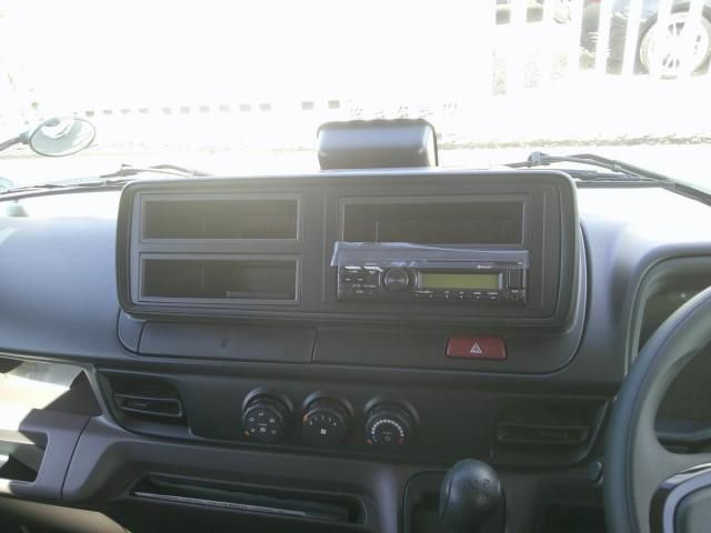 MITSUBISHI CANTER 2025 Image 31