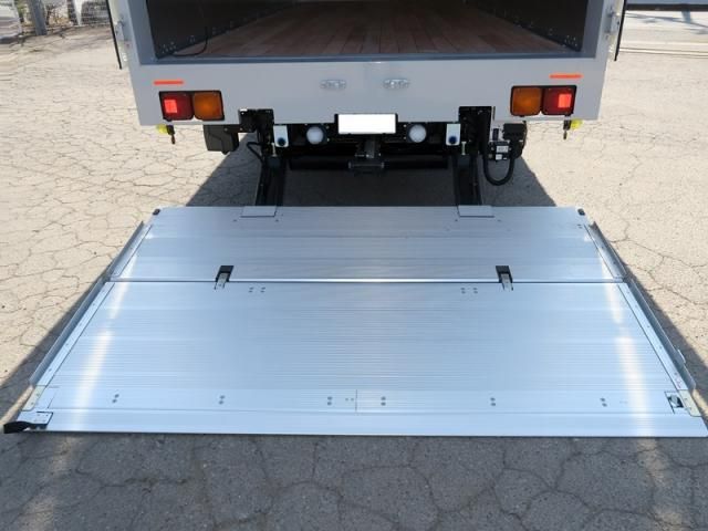 MITSUBISHI FUSOU FIGHTER 2024 Image 31