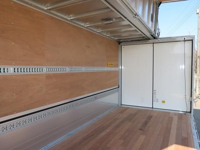 MITSUBISHI FUSOU FIGHTER 2024 Image 31