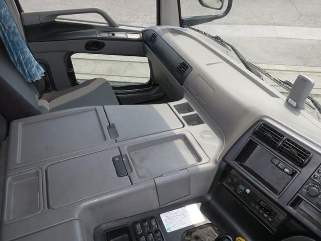 MITSUBISHI FUSOU SUPER GREAT 2016 Image 31