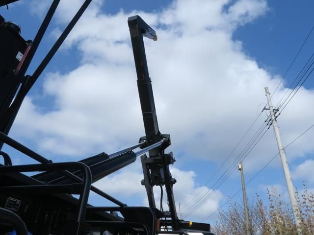 HINO PROFIA 2025 Image 31