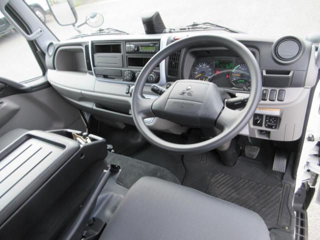 MITSUBISHI CANTER 2024 Image 31