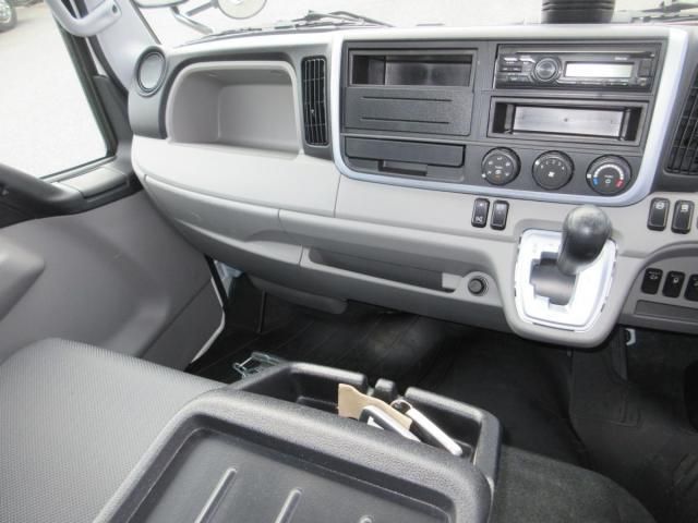 MITSUBISHI CANTER 2024 Image 31