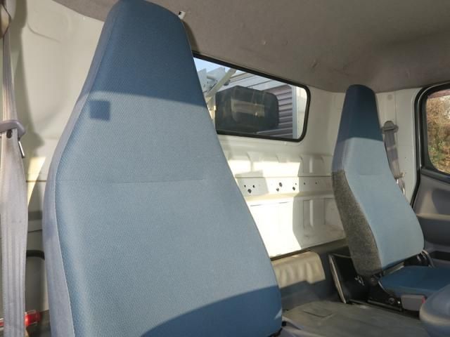 MITSUBISHI CANTER 2013 Image 31