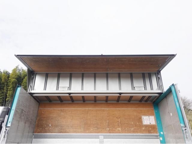 MITSUBISHI FUSOU FIGHTER 2011 Image 31