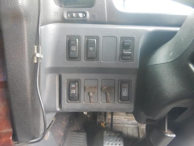 HINO PROFIA 2006 Image 31