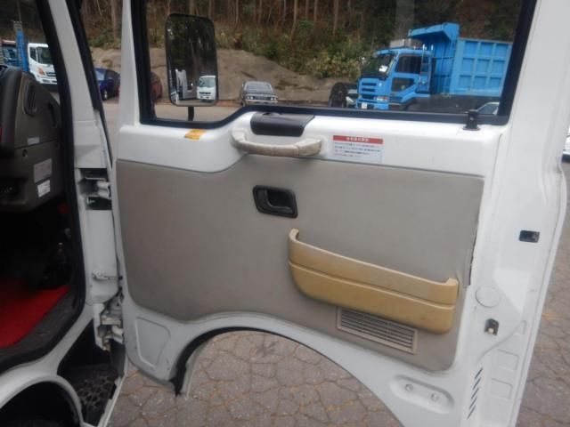 MITSUBISHI ROSA 1999 Image 31