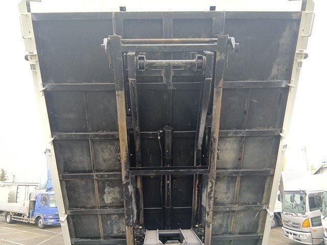 MITSUBISHI FUSOU FIGHTER 2002 Image 31