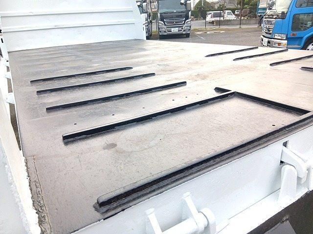 MITSUBISHI FUSOU FIGHTER 2002 Image 31