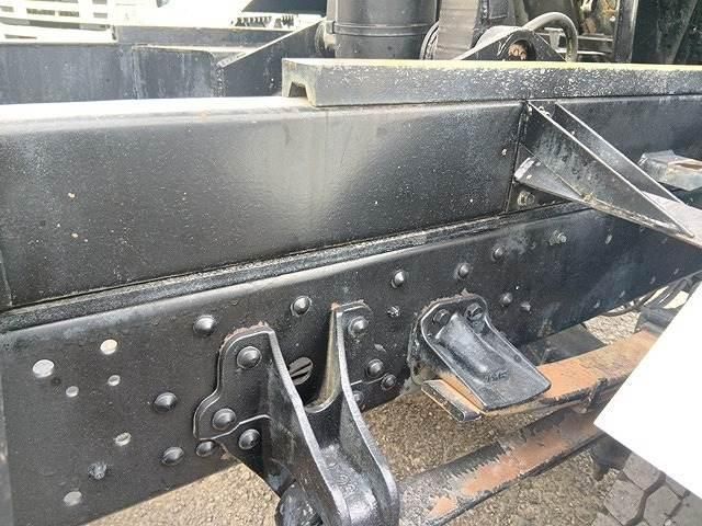 MITSUBISHI FUSOU FIGHTER 2002 Image 31