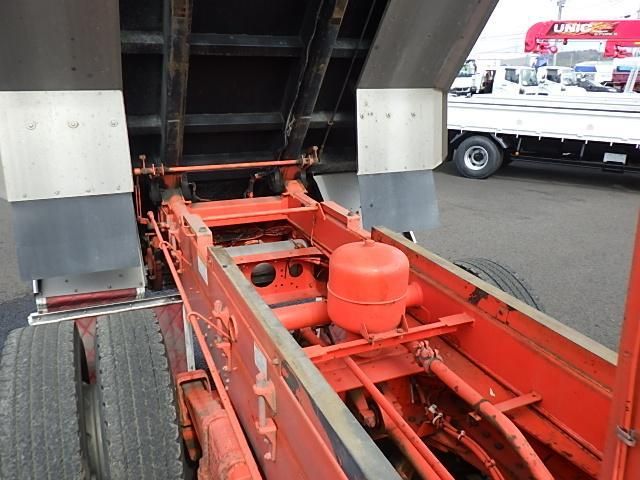 NISSAN DIESEL QUON 2016 Image 31