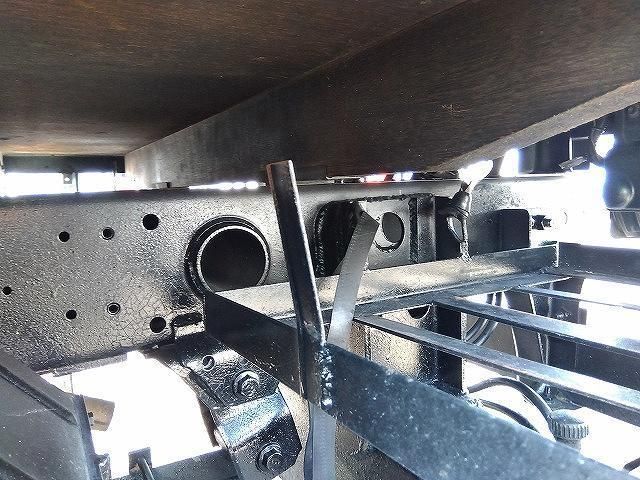 ISUZU ELF 1996 Image 31