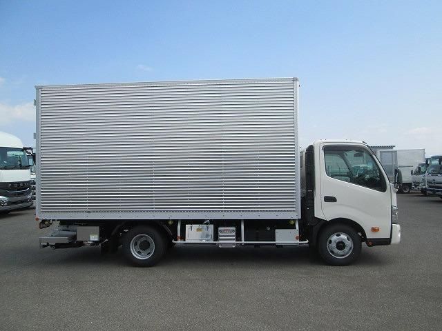 HINO DUTRO 2024 Image 31