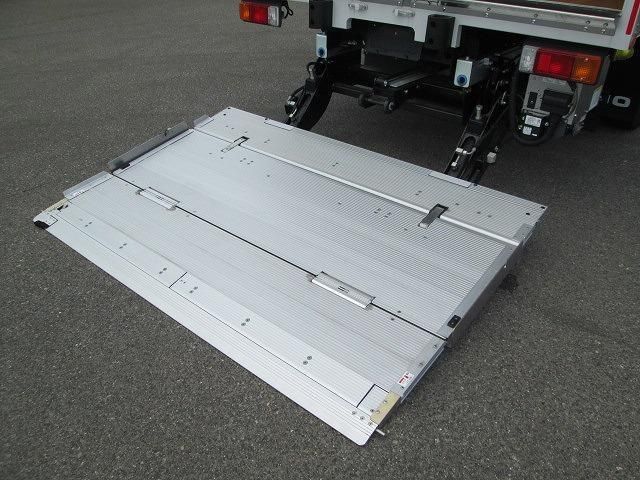 HINO DUTRO 2024 Image 31