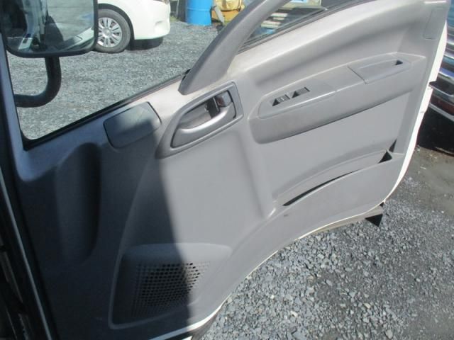 ISUZU ELF 2014 Image 31