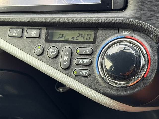 TOYOTA AQUA 2014 Image 31