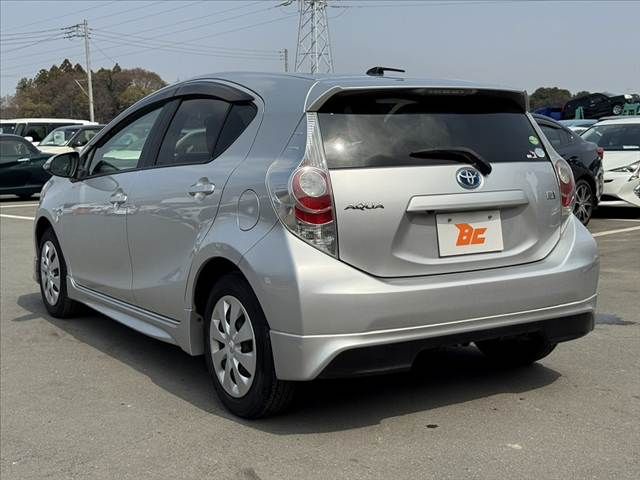 TOYOTA AQUA 2014 Image 31