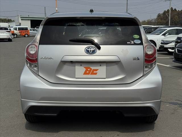 TOYOTA AQUA 2014 Image 31