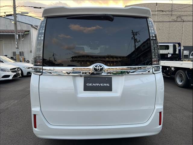 TOYOTA VOXY 2014 Image 31