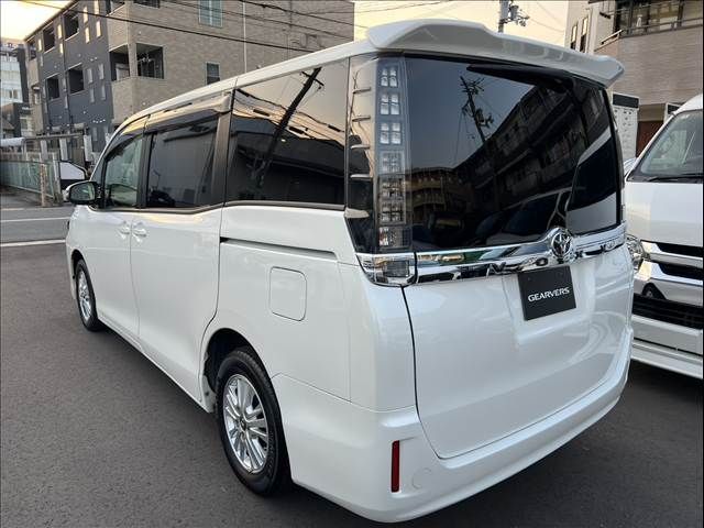 TOYOTA VOXY 2014 Image 31