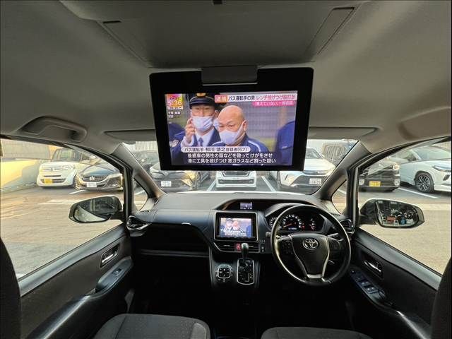 TOYOTA VOXY 2014 Image 31