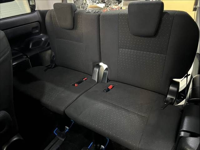 TOYOTA VOXY 2014 Image 31