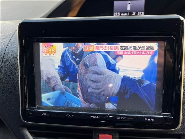 TOYOTA VOXY 2014 Image 31