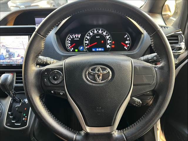 TOYOTA VOXY 2014 Image 31