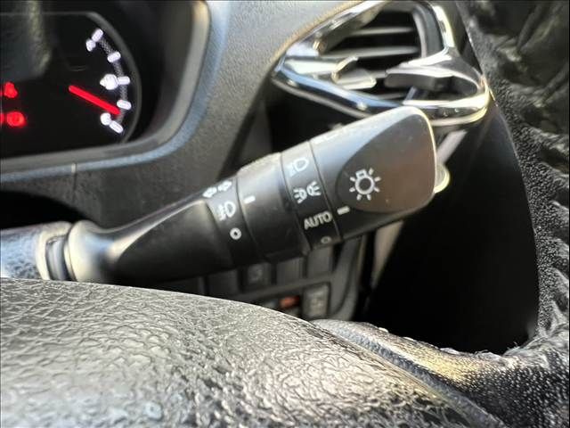 TOYOTA VOXY 2014 Image 31