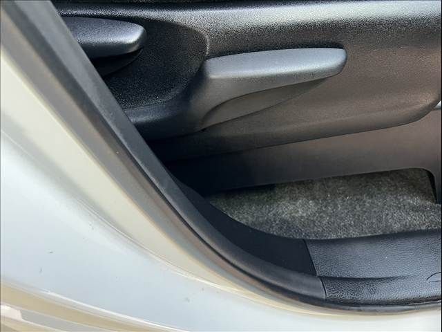 TOYOTA VOXY 2014 Image 31