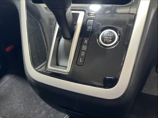 NISSAN SERENA  S-HYBRID 2017 Image 31