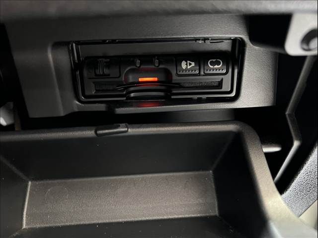 NISSAN SERENA  S-HYBRID 2017 Image 31