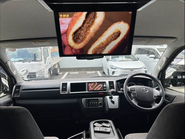 TOYOTA HIACE WAGON 2018 Image 31