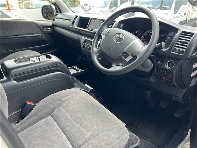 TOYOTA HIACE WAGON 2018 Image 31