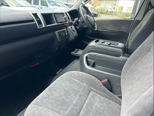 TOYOTA HIACE WAGON 2018 Image 31