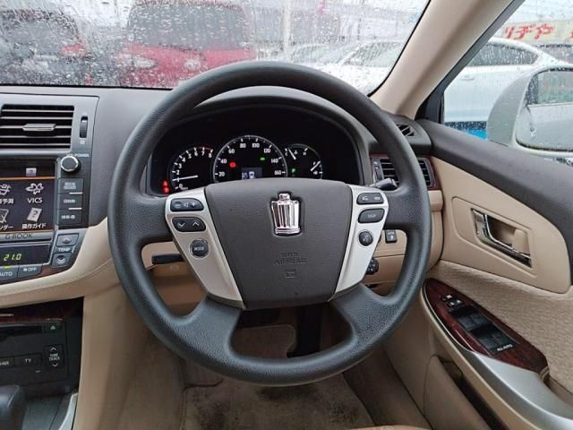 TOYOTA CROWN SEDAN 2010 Image 31