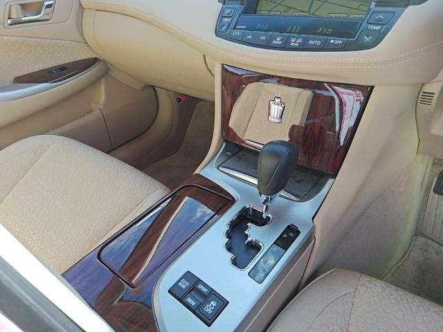 TOYOTA CROWN SEDAN 2010 Image 31