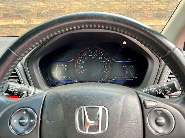 HONDA VEZEL HYBRID 2015 Image 31