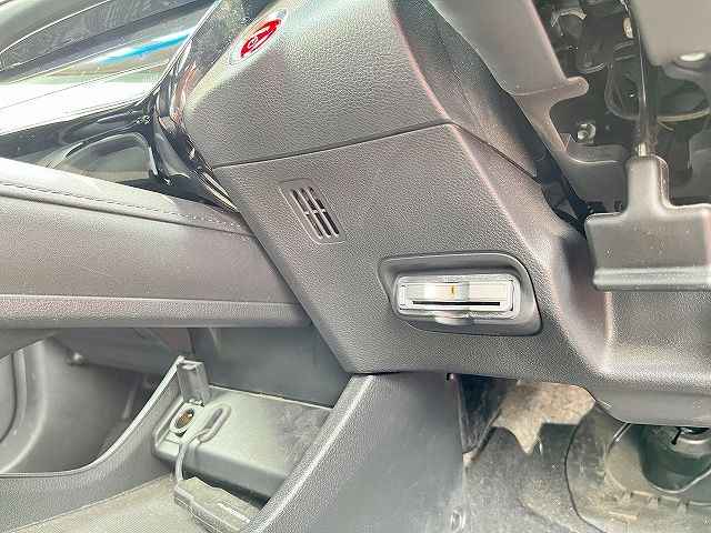 HONDA VEZEL HYBRID 2015 Image 31