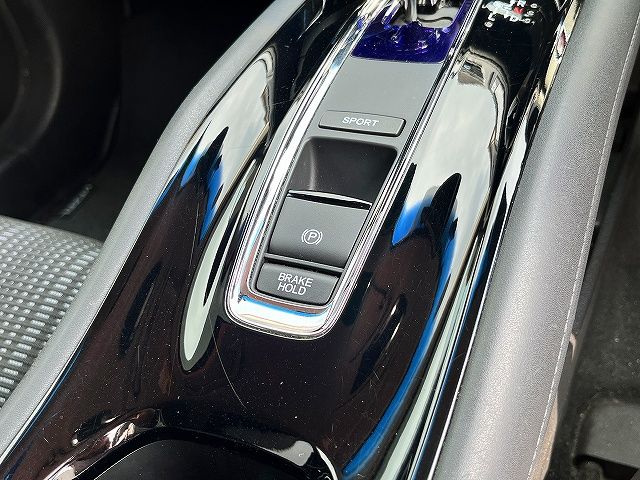 HONDA VEZEL HYBRID 2015 Image 31